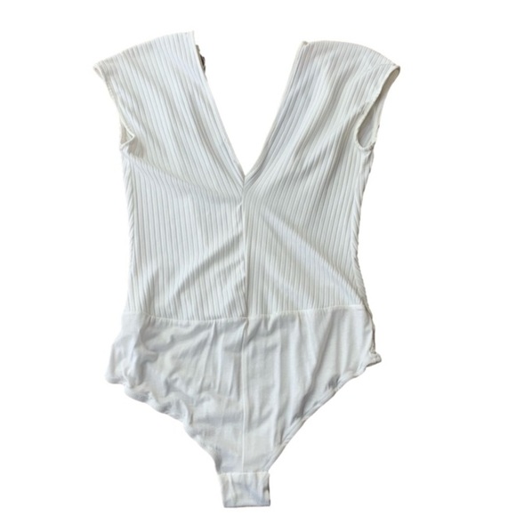 Zara White V-Neck Ribbed Short Sleeve Blogger Bodysuit Women’s Size Medium - Picture 3 of 7